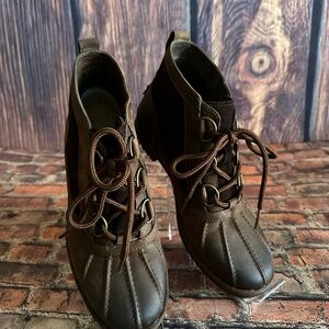 Ugg Heather Boot Brown Size 7.5